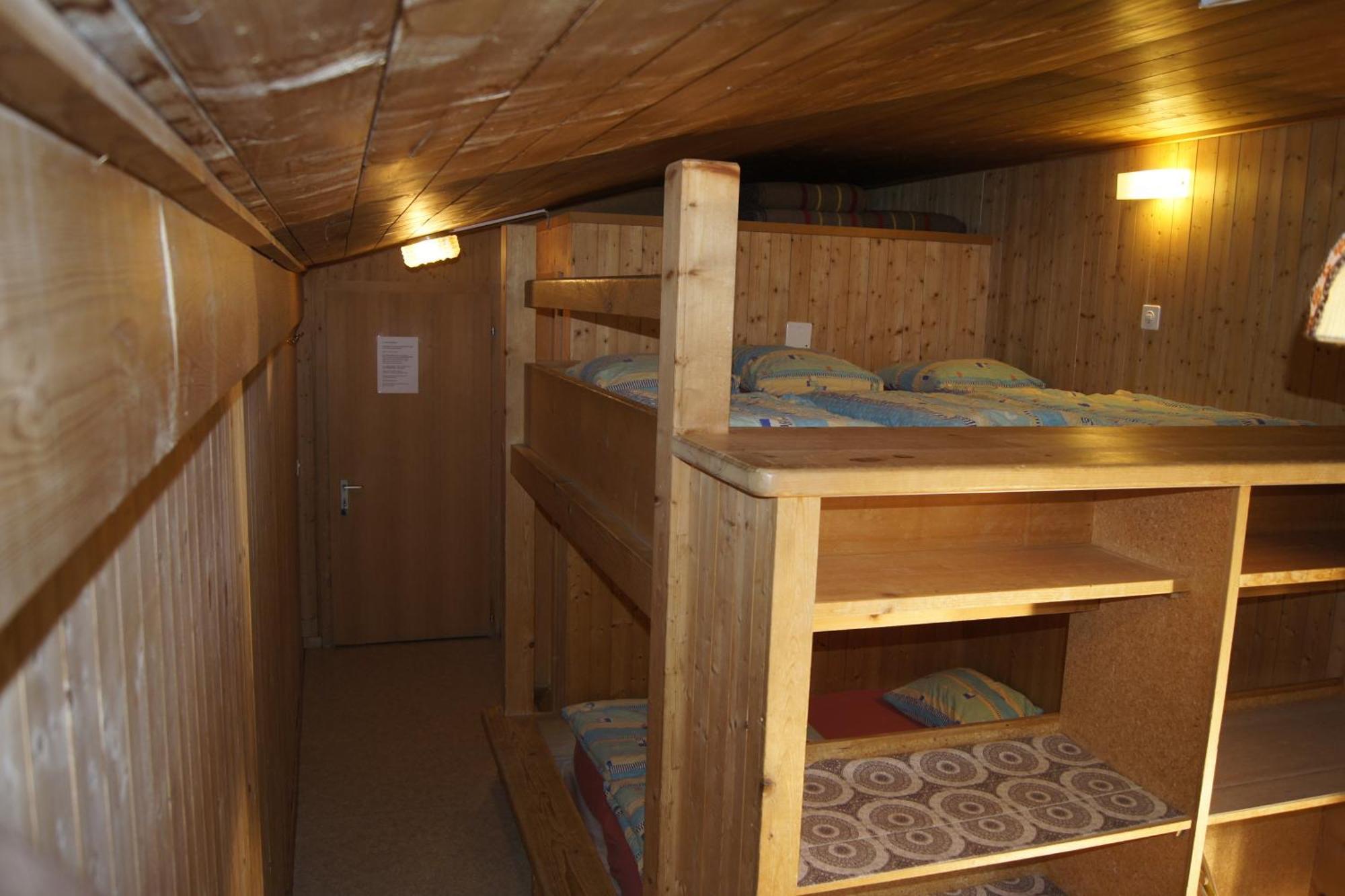 Baerghuus Axalp Hostel Bagian luar foto