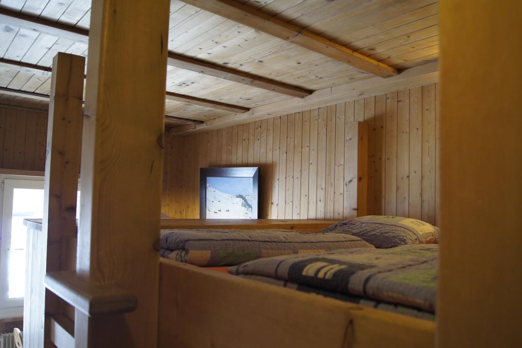 Baerghuus Axalp Hostel Bagian luar foto