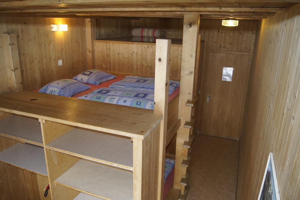 Baerghuus Axalp Hostel Bagian luar foto