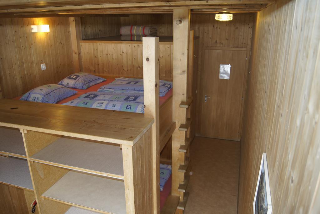 Baerghuus Axalp Hostel Bagian luar foto